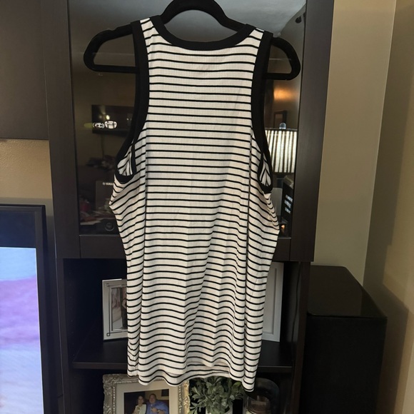 EUC Torrid Super Soft Tank White with Black Stripes 4 - Picture 6 of 6